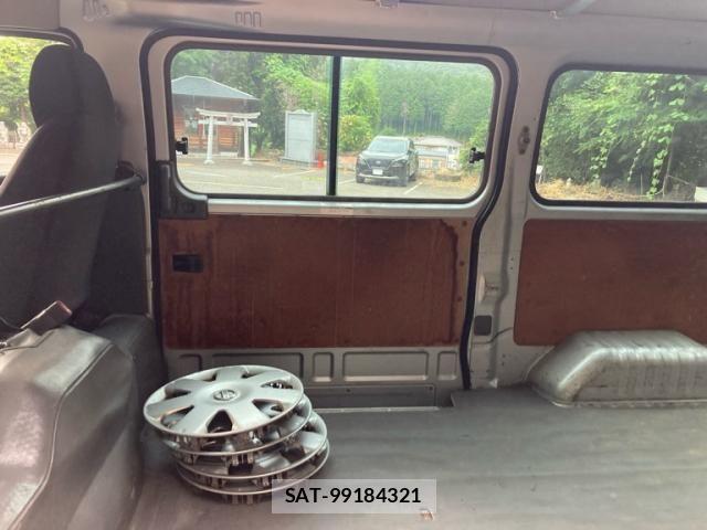 Nissan Caravan 2010-04 8229205-13