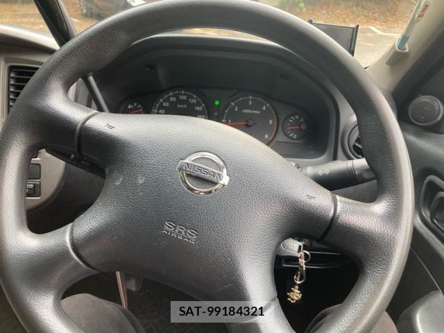 Nissan Caravan 2010-04 8229205-15