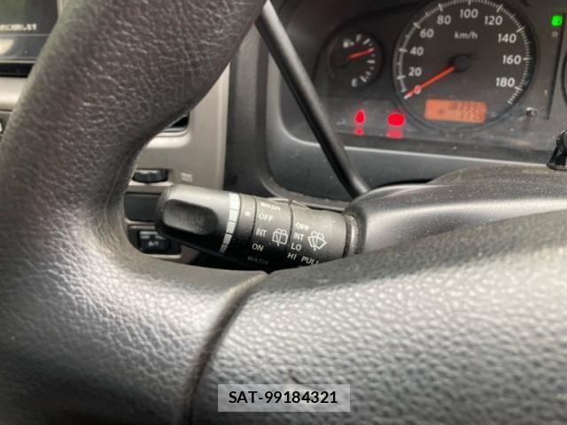 Nissan Caravan 2010-04 8229205-18