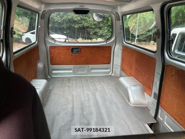 Nissan Caravan 2010-04 8229205-22