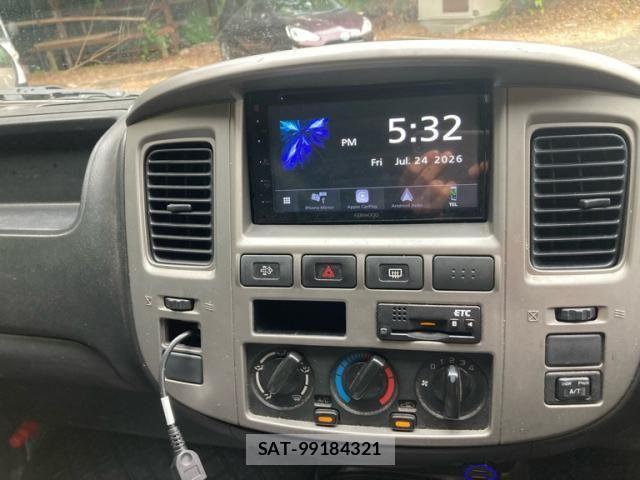 Nissan Caravan 2010-04 8229205-24