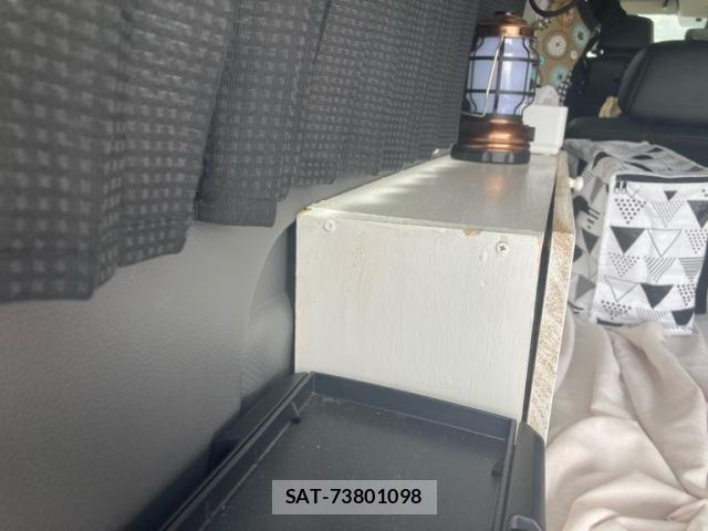 Nissan Caravan 2015-04 8244794-7