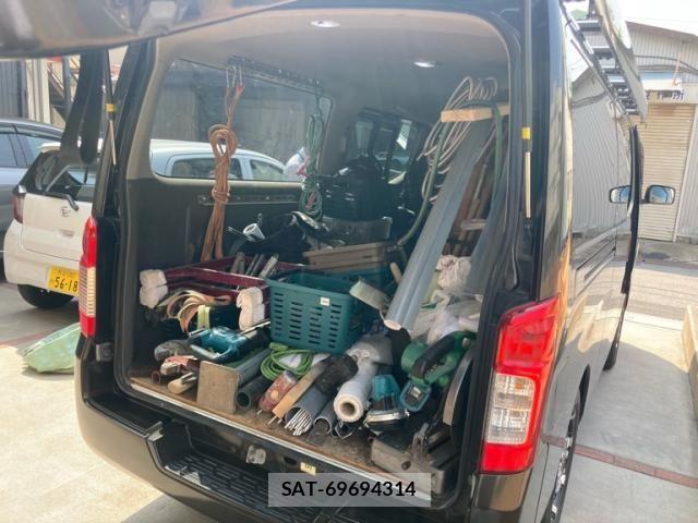 Nissan Caravan 2015-01 8313589-11