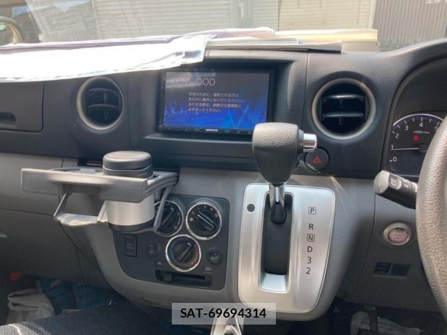 Nissan Caravan 2015-01 8313589-19