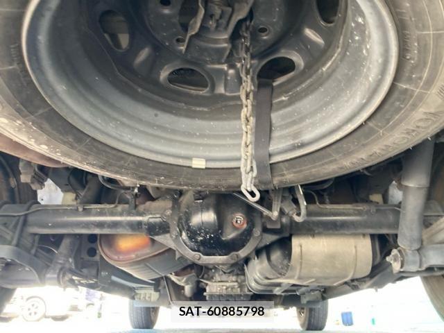 Nissan Caravan 2017-09 8335177-11