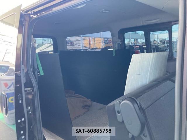 Nissan Caravan 2017-09 8335177-15
