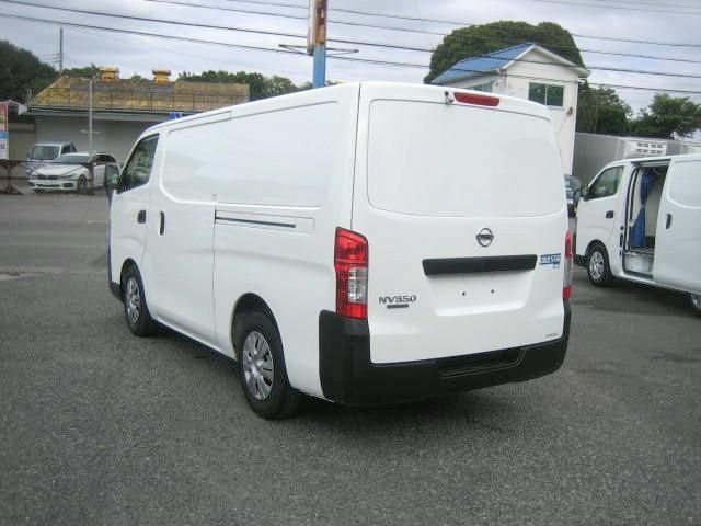 Nissan Caravan 2020-07 8331856-3