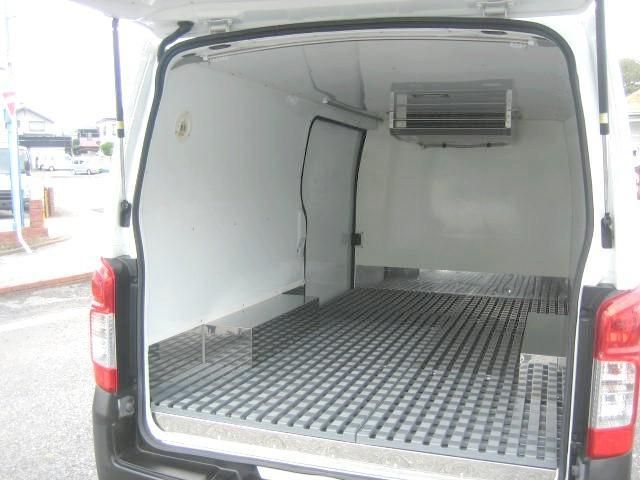 Nissan Caravan 2020-07 8331856-6