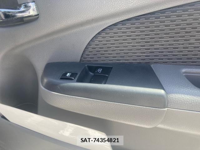 Nissan Caravan 2013-08 8354083-16