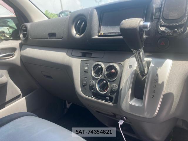 Nissan Caravan 2013-08 8354083-19
