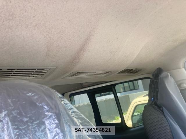 Nissan Caravan 2013-08 8354083-21