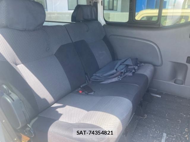 Nissan Caravan 2013-08 8354083-22