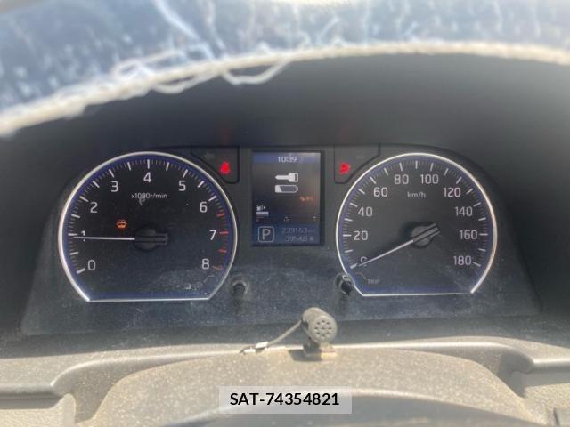 Nissan Caravan 2013-08 8354083-23
