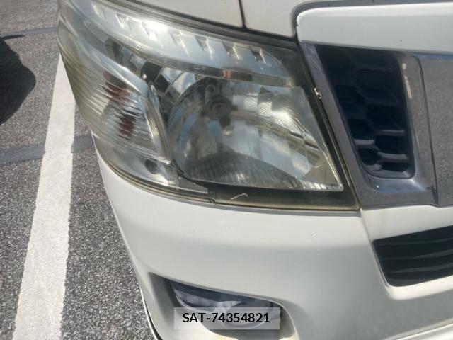 Nissan Caravan 2013-08 8354083-2