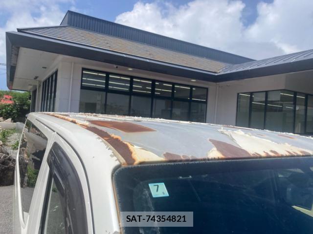 Nissan Caravan 2013-08 8354083-3