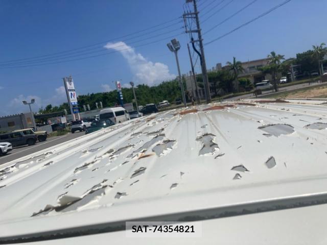 Nissan Caravan 2013-08 8354083-6