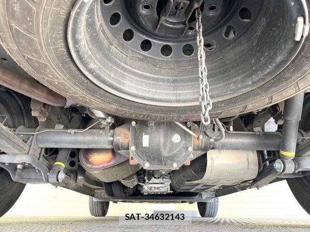 Nissan Caravan 2023-11 8365050-18