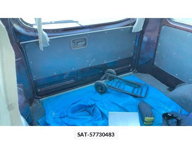 Nissan Caravan 2011-05 8365054-11