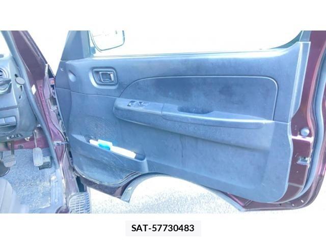 Nissan Caravan 2011-05 8365054-12