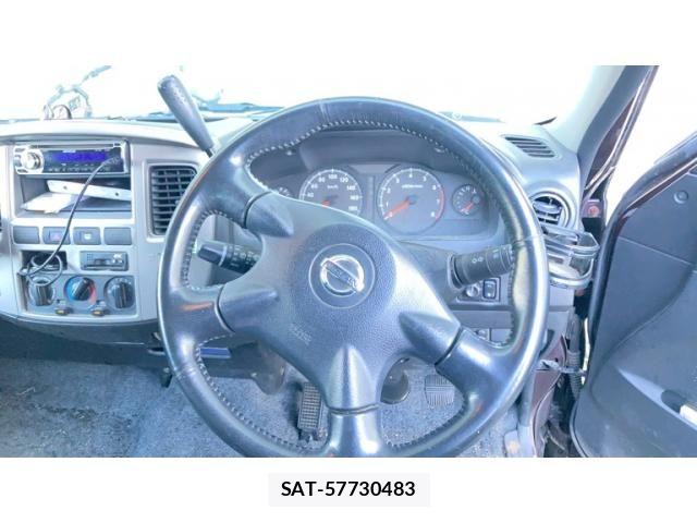 Nissan Caravan 2011-05 8365054-13