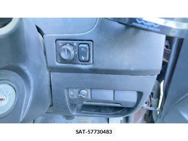 Nissan Caravan 2011-05 8365054-14