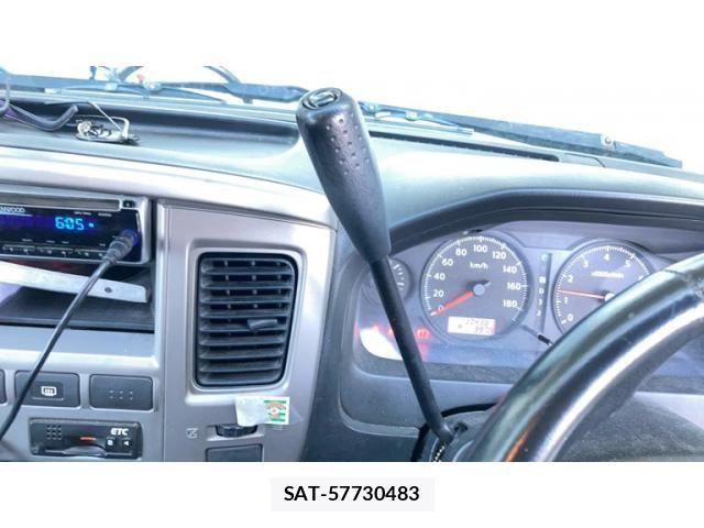 Nissan Caravan 2011-05 8365054-15