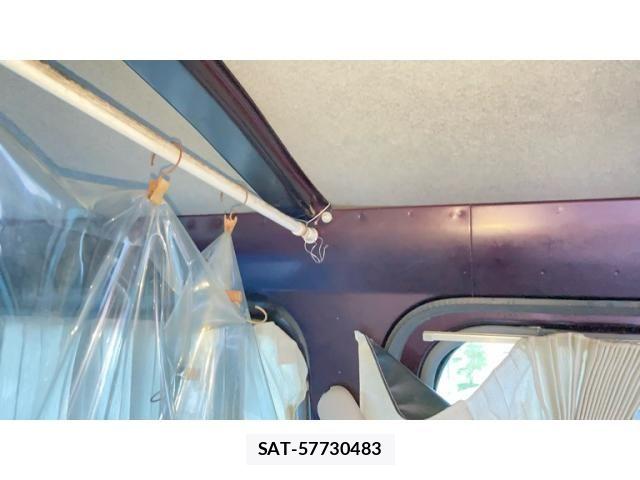 Nissan Caravan 2011-05 8365054-25