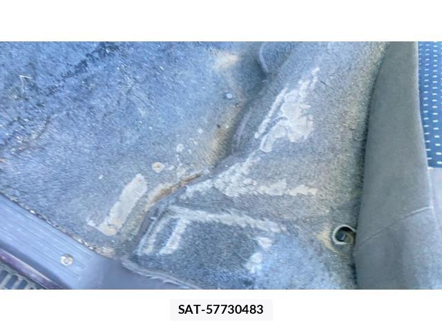 Nissan Caravan 2011-05 8365054-26