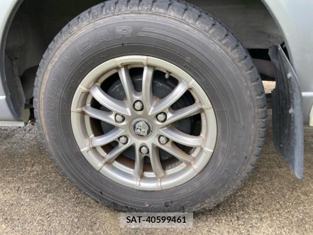Nissan Caravan 2006-05 8411551-7