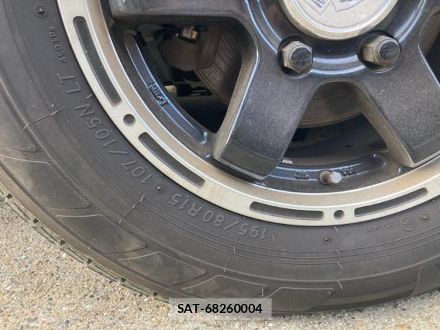 Nissan Caravan 2013-08 8457138-6