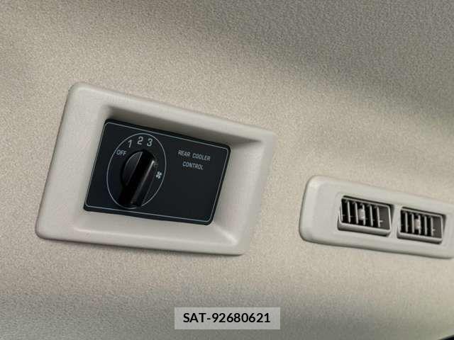 Nissan Caravan 2026-08 8523980-16