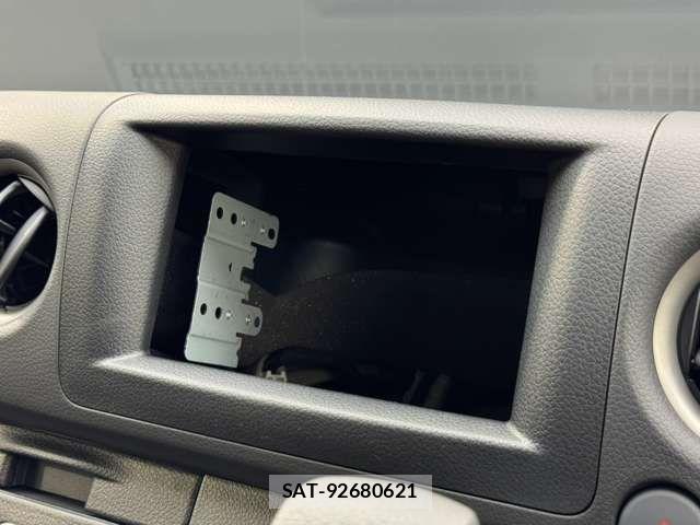 Nissan Caravan 2026-08 8523980-5