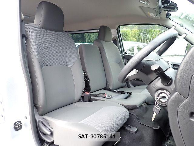 Nissan Caravan 2022-06 8523977-21