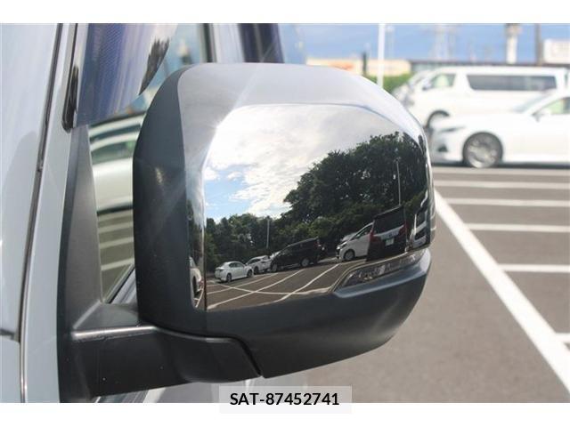 Nissan Caravan 2023-07 8523978-17