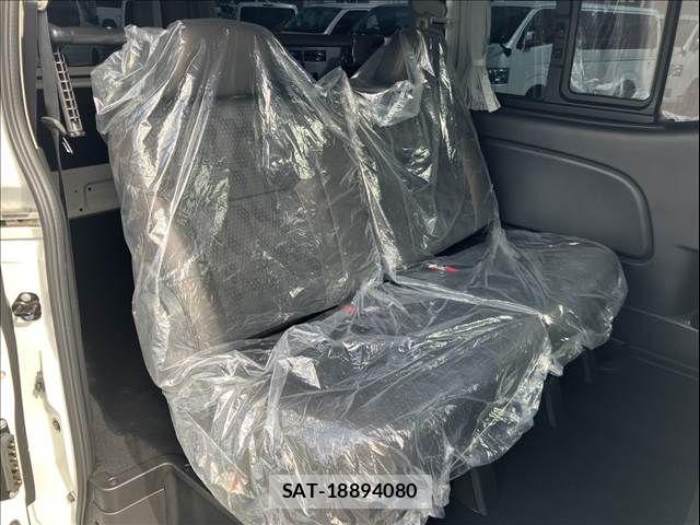 Nissan Caravan 2025-06 8626098-14