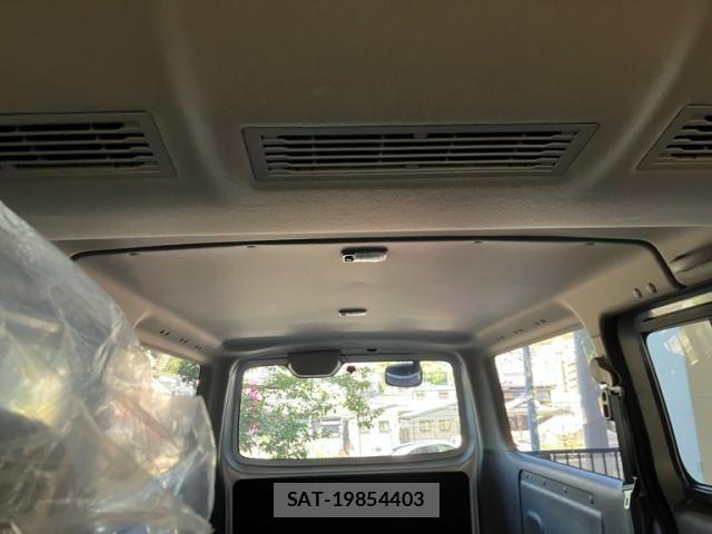 Nissan Caravan 2015-03 8626101-19