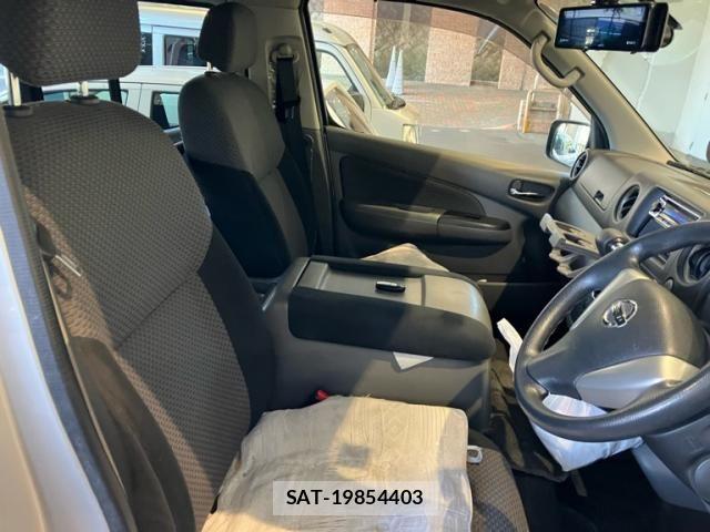 Nissan Caravan 2015-03 8626101-6