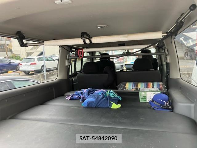 Nissan Caravan 2018-03 8658347-13