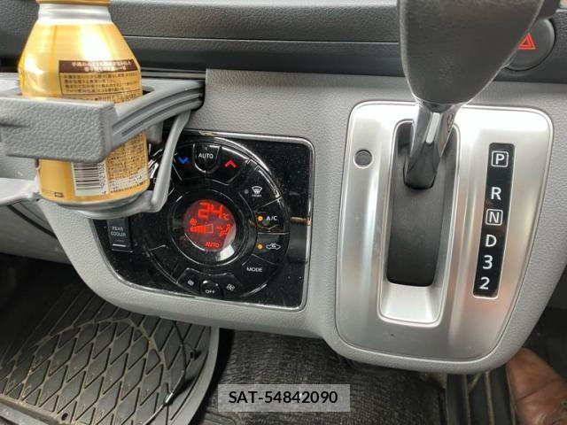 Nissan Caravan 2018-03 8658347-18