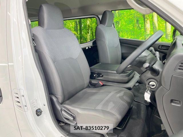 Nissan Caravan 2021-11 8658345-8