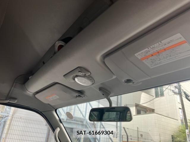 Nissan Caravan 2008-09 8741081-15
