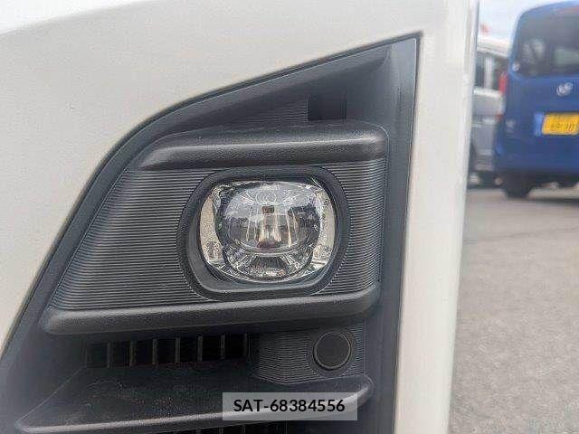 Nissan Caravan 2022-01 8741079-27