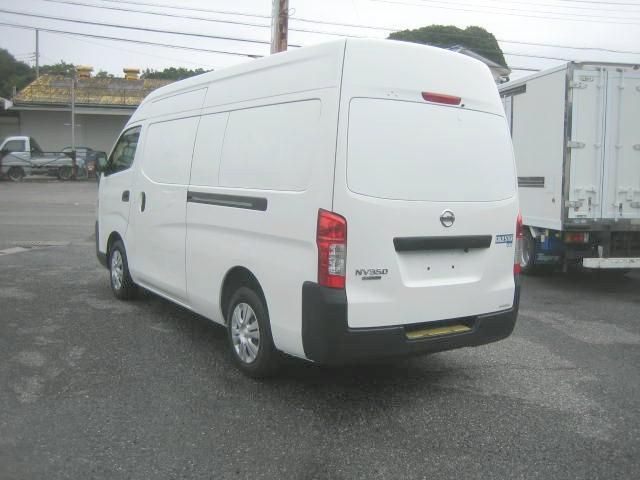 Nissan Caravan 2017-06 8770621-3