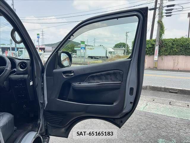Nissan Caravan 2024-10 8779695-11