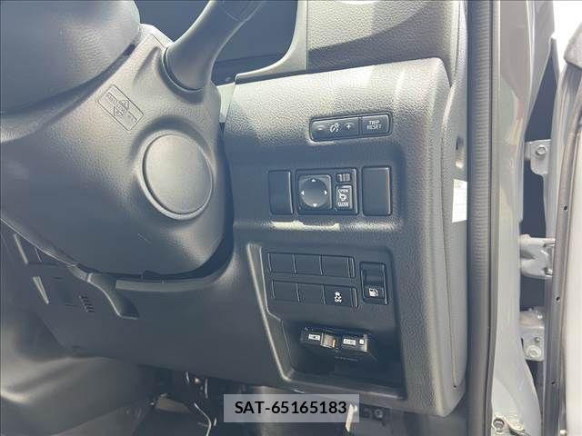 Nissan Caravan 2024-10 8779695-13