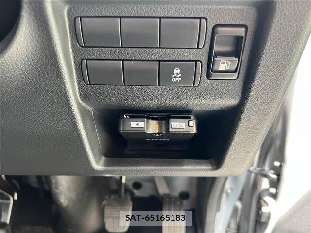 Nissan Caravan 2024-10 8779695-14