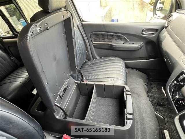 Nissan Caravan 2024-10 8779695-17