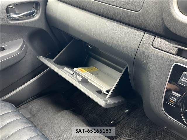 Nissan Caravan 2024-10 8779695-19