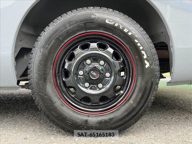 Nissan Caravan 2024-10 8779695-5
