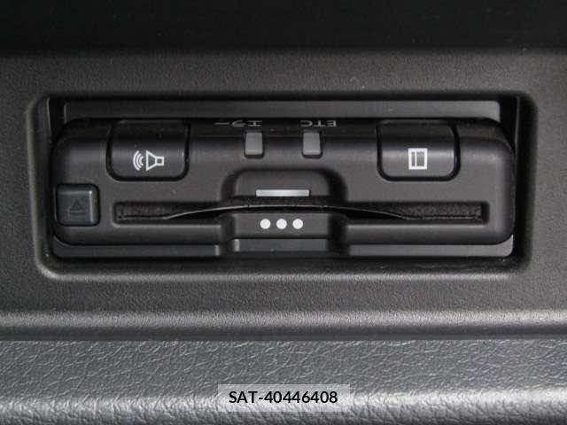 Nissan Caravan 2021-10 8795455-8